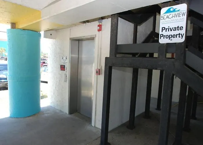 Steps From & The Hangout! Walk To It All! Gulf Shores